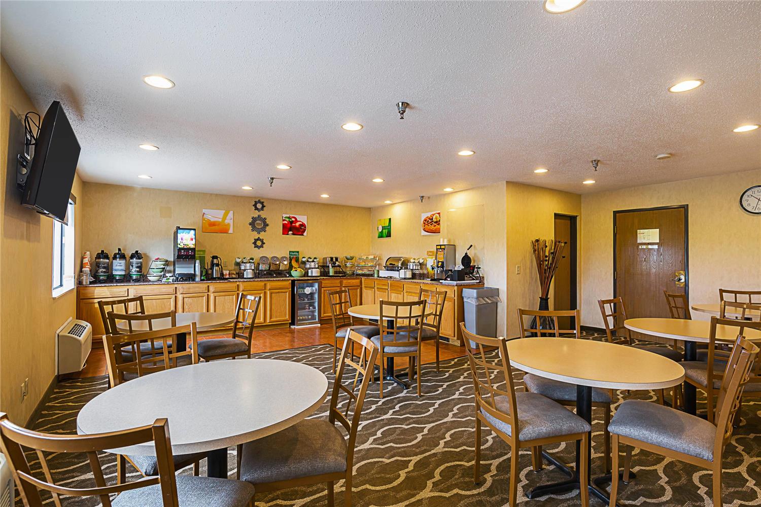 Quality Inn Waverly IA 39/51