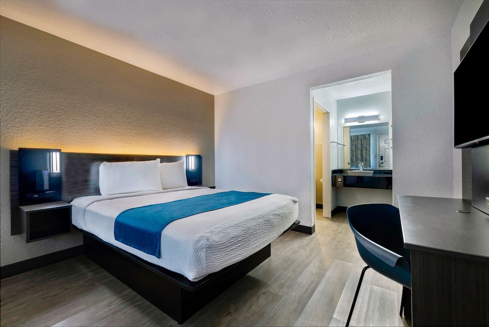 Motel6 Anaheim, CA - Fullerton East 28/59