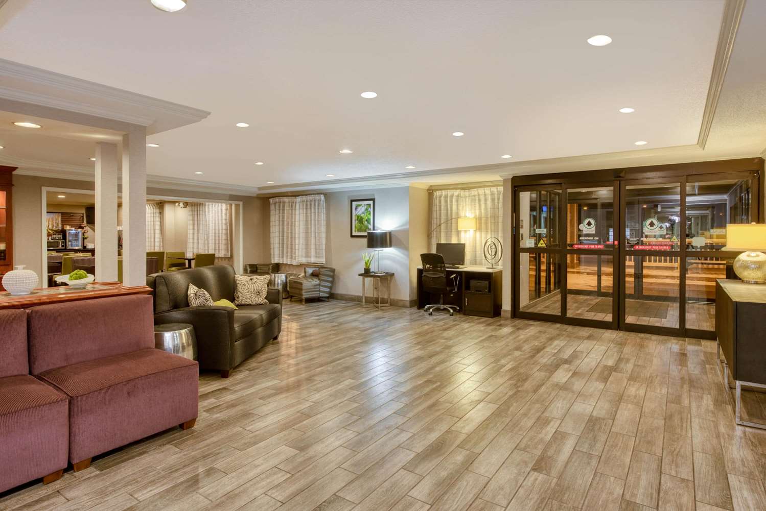 La Quinta Inn & Suites by Wyndham Cleveland Macedonia 11/47
