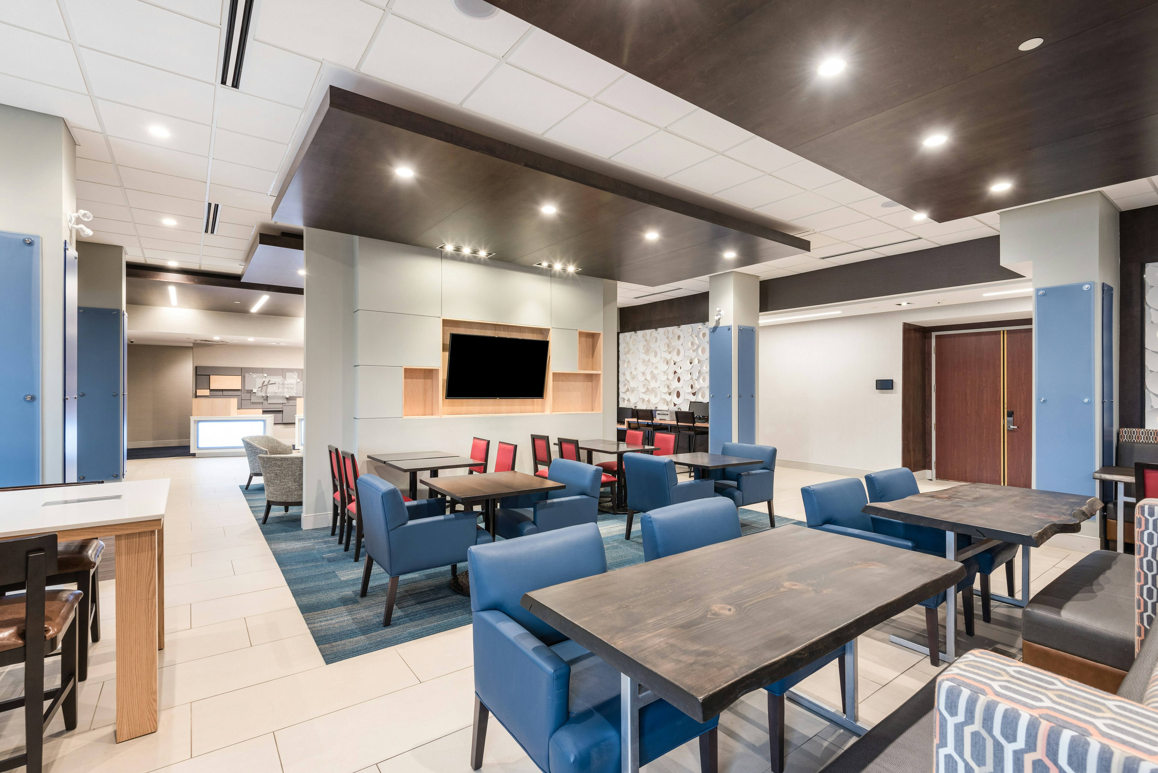 Holiday Inn Express Milton 36/57