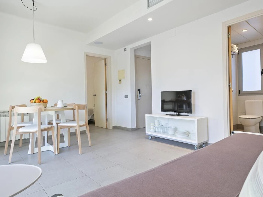 Castellmar Apartments 39/57