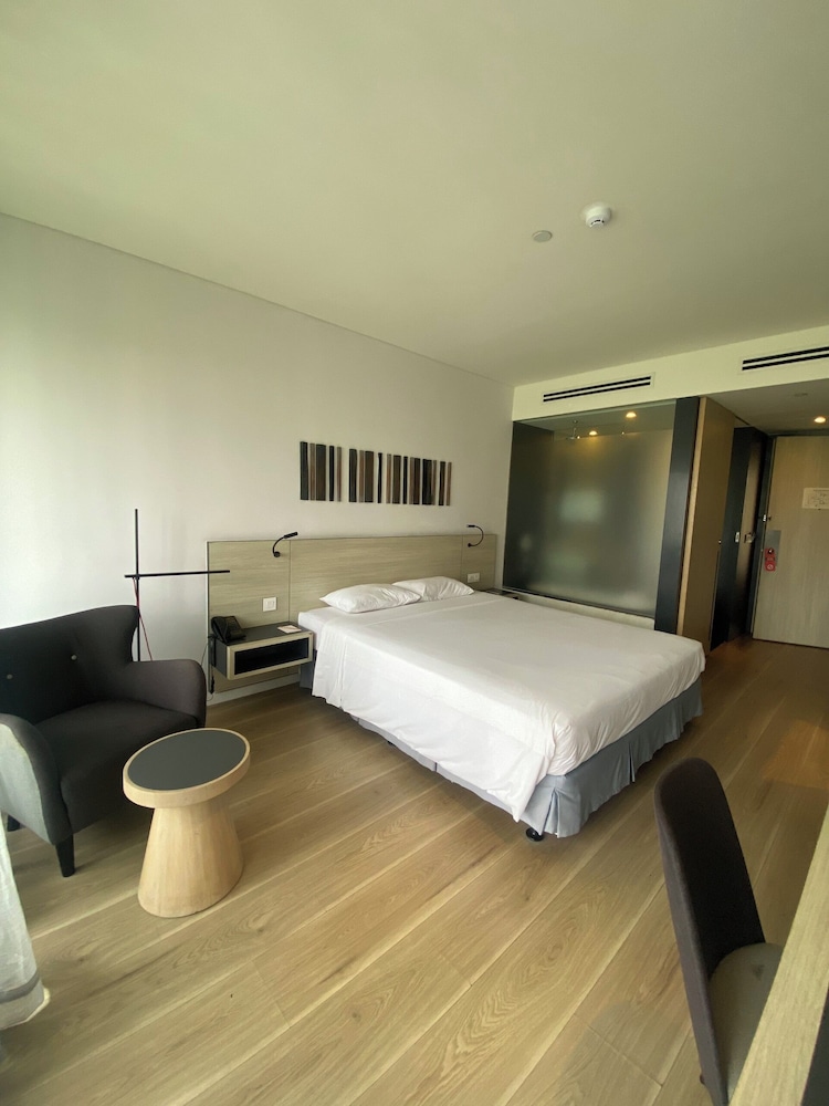 Liberty Saigon Parkview Hotel 12/50