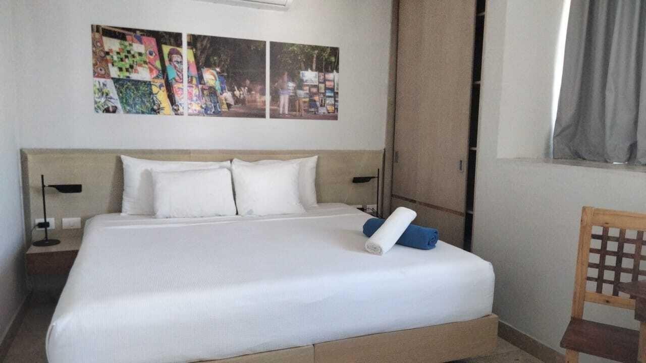 Executive, Studio, Suite
