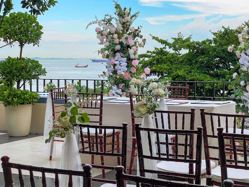 Sofitel Singapore Sentosa Resort and Spa 62/76