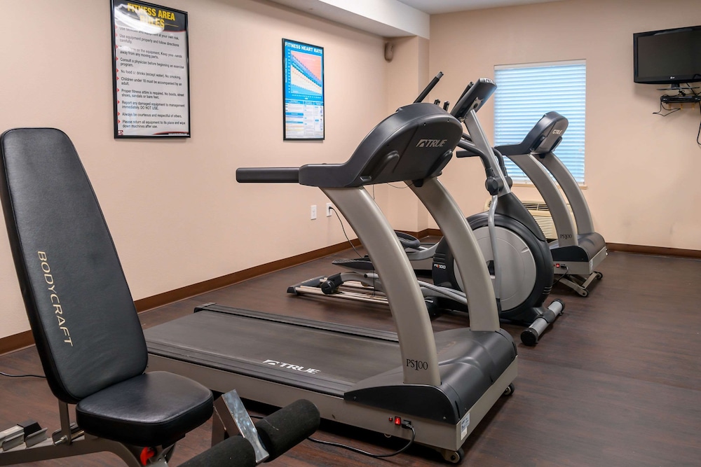 Comfort Inn & Suites Patriots Point 10/30