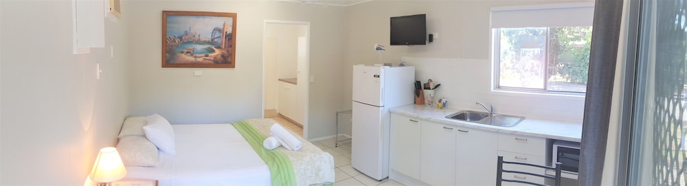 Bush Village Budget Cabins 35/73