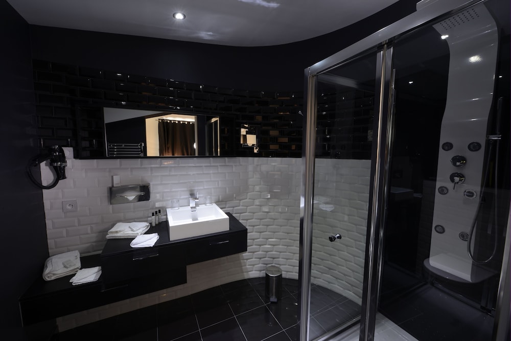 Art Hotel Rochecorbon 10/74