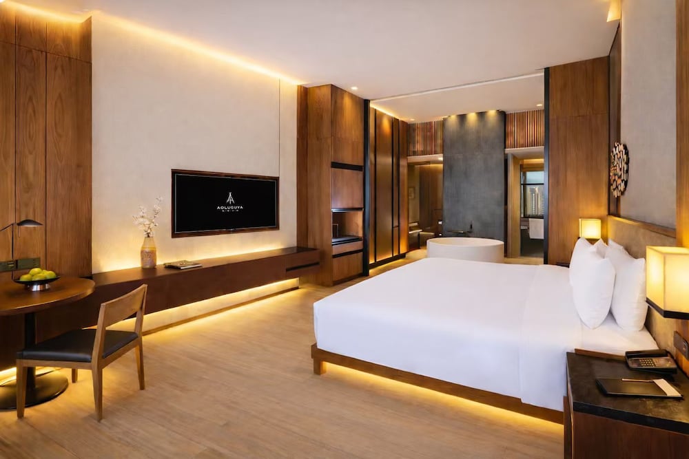 Dream, King Bed, City View