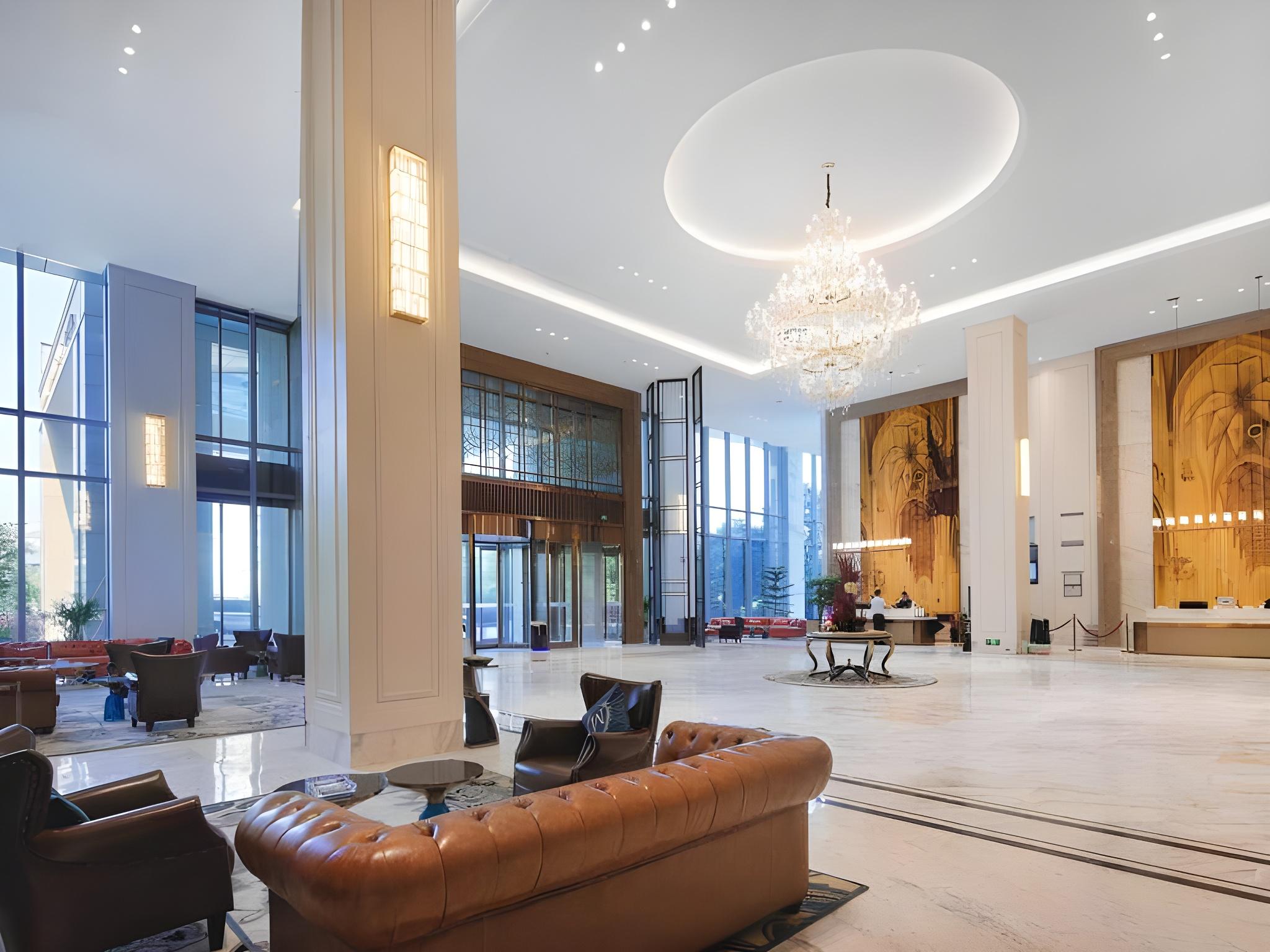 Daye Vienna International Hotel (Huangshi Daye Center High-speed Railway Station) 51/58