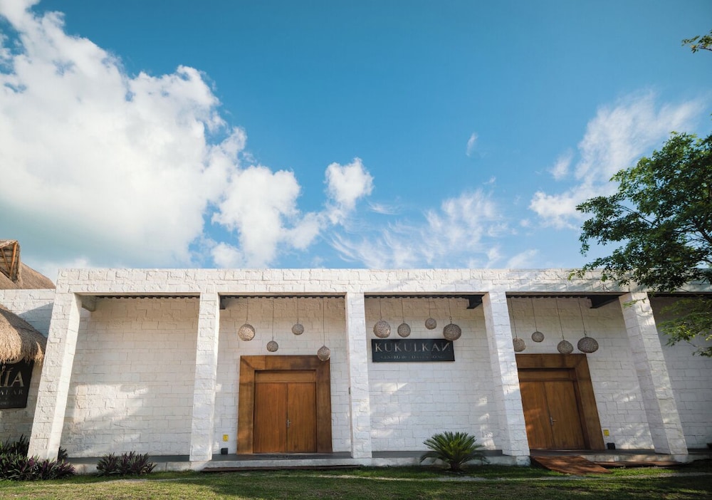 Mia Bacalar Luxury Resort and Spa in BACALAR