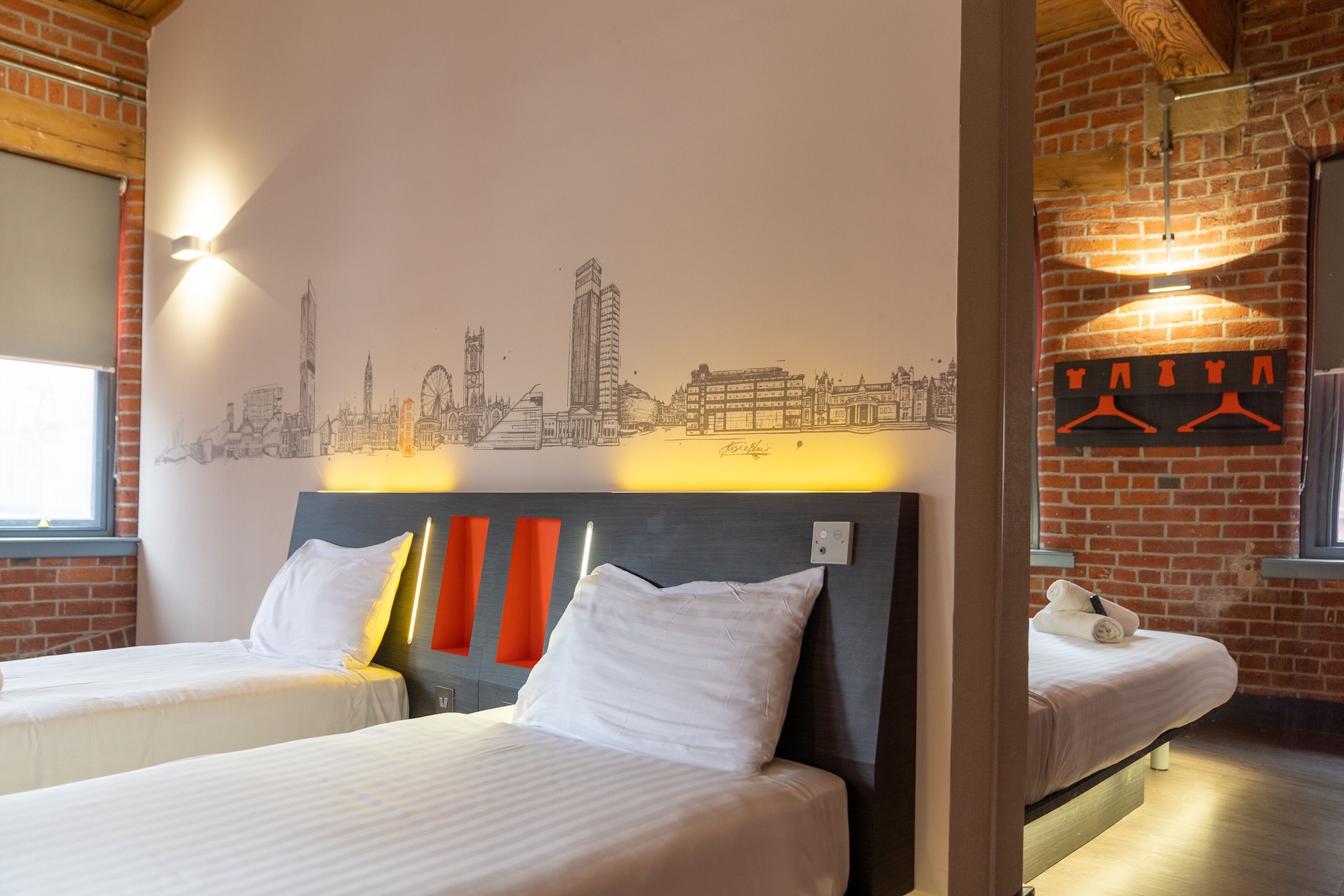 STANDARD, TWIN BEDS, ACCESSIBLE