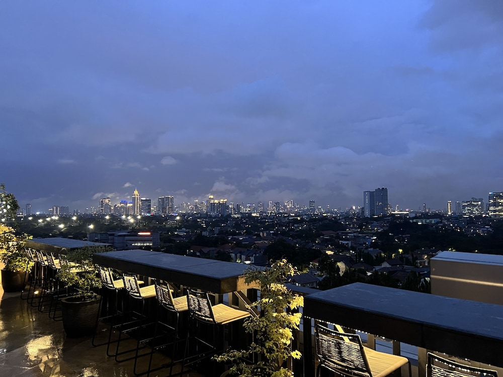 Arosa Hotel Jakarta 45/49