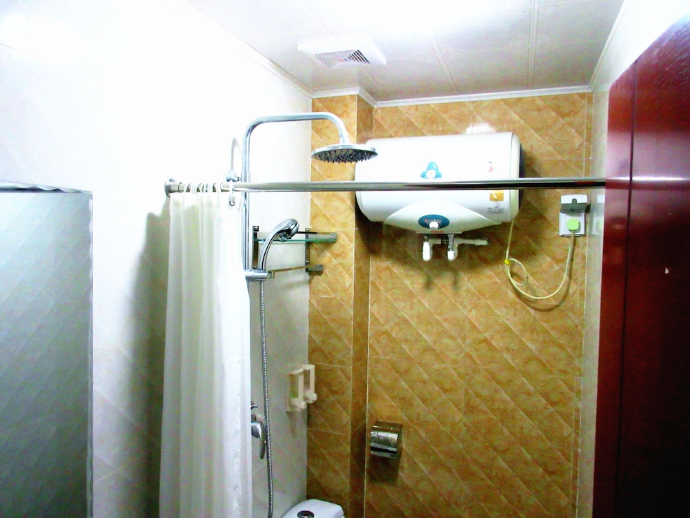 25 Four Seasons Youth Hostel 29/29