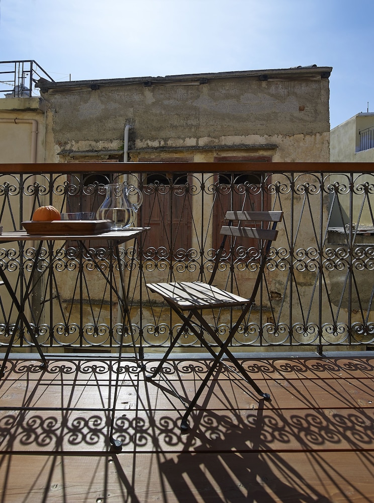 Dorotheou House 26/27