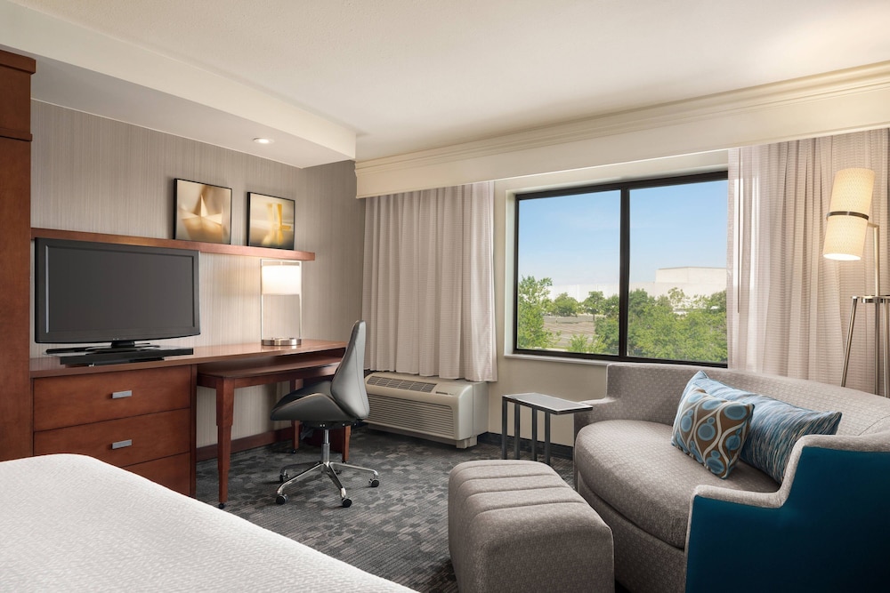 Courtyard by Marriott Philadelphia Montgomeryville 24/37