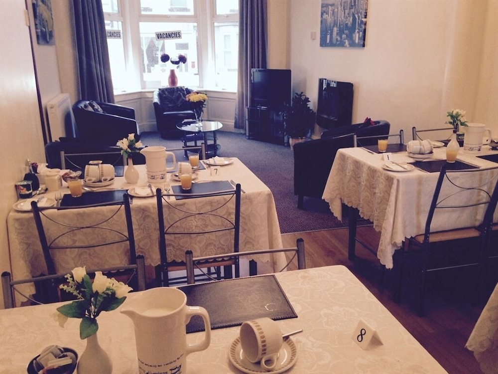 Hazelgrove Guest House 24/25