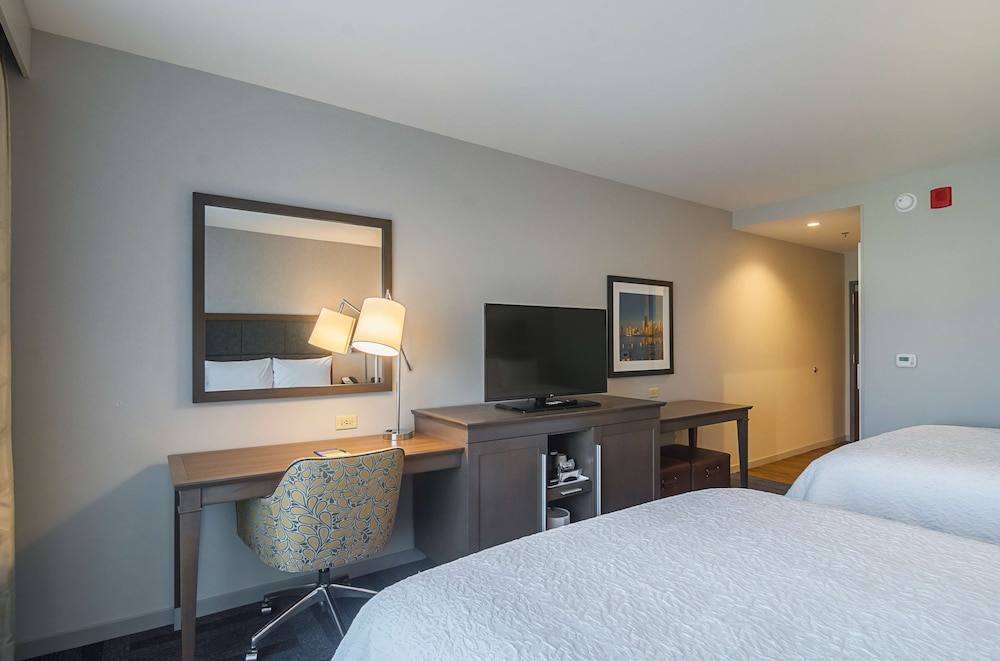 Hampton Inn Chicago North/Loyola Station 23/71