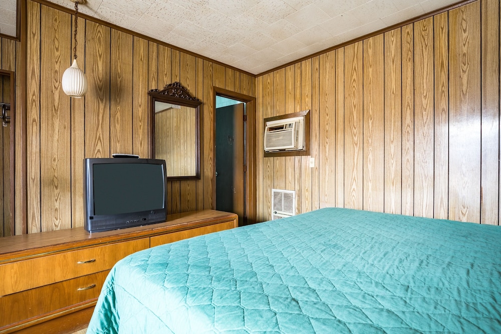 OYO Hotel Holly Springs MS 16/26