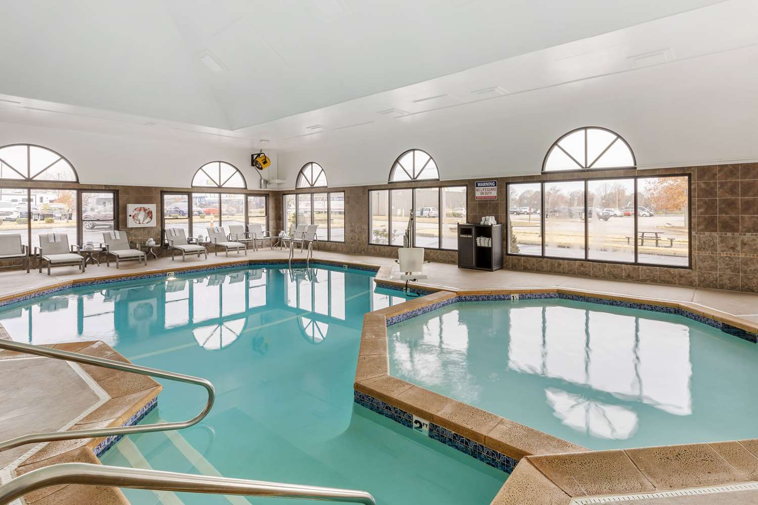 Best Western St. Louis Inn 13/38