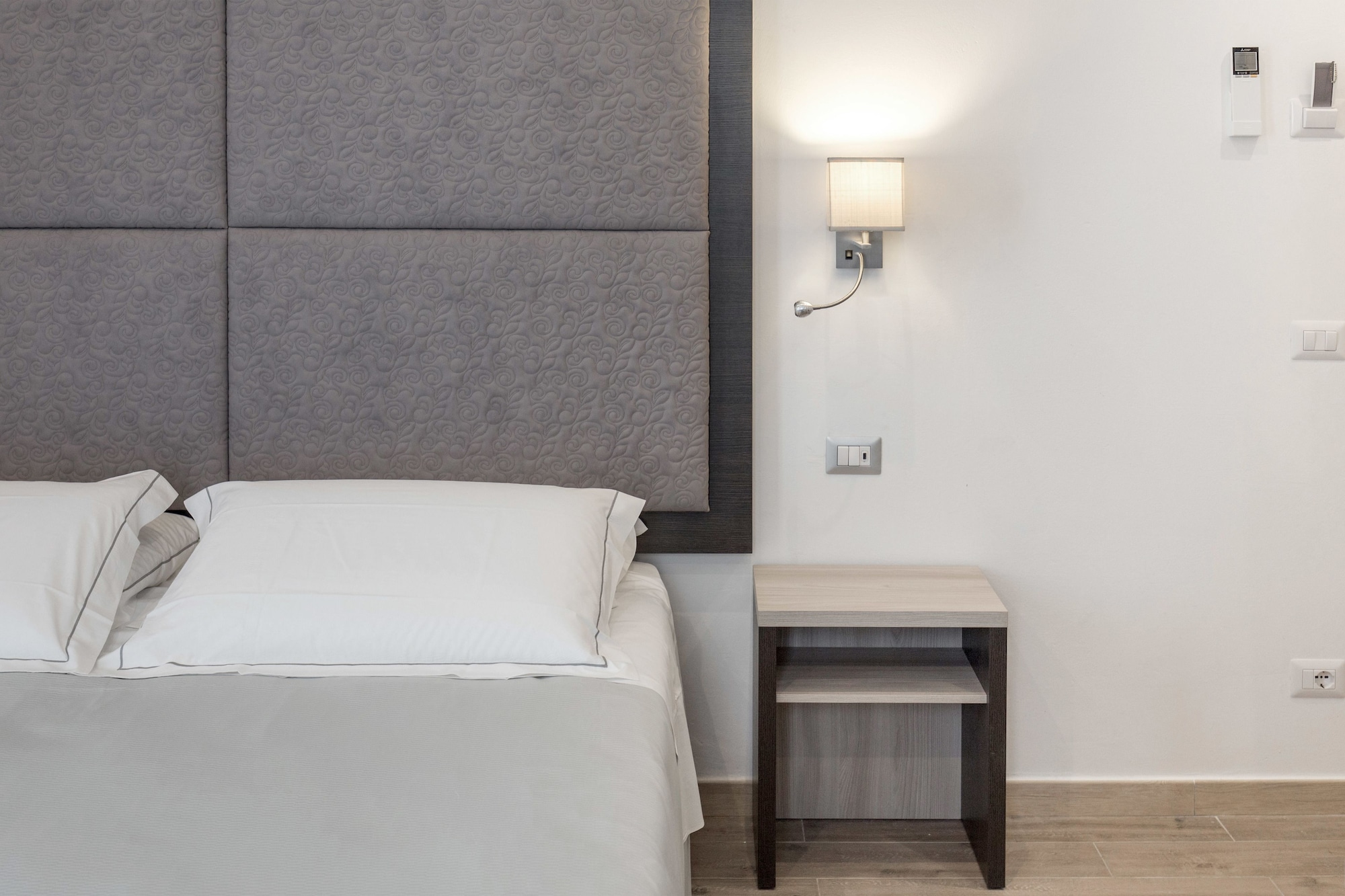 غرفة ديلوكس بسرير كوين بشرفة، Apollo Guest House 4/5