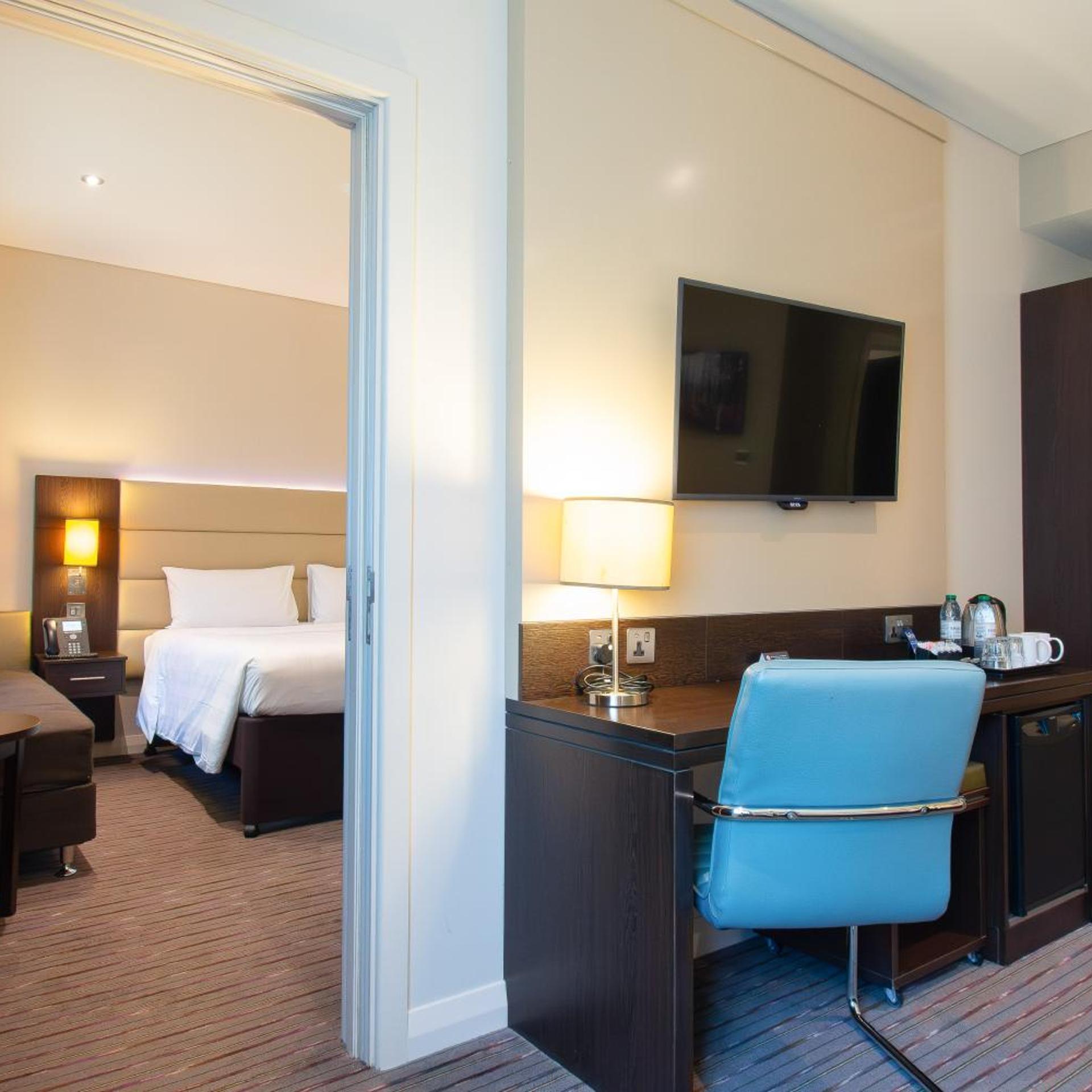 غرفة متصلة عائلية، Premier Inn Dubai Al Jaddaf 4/6