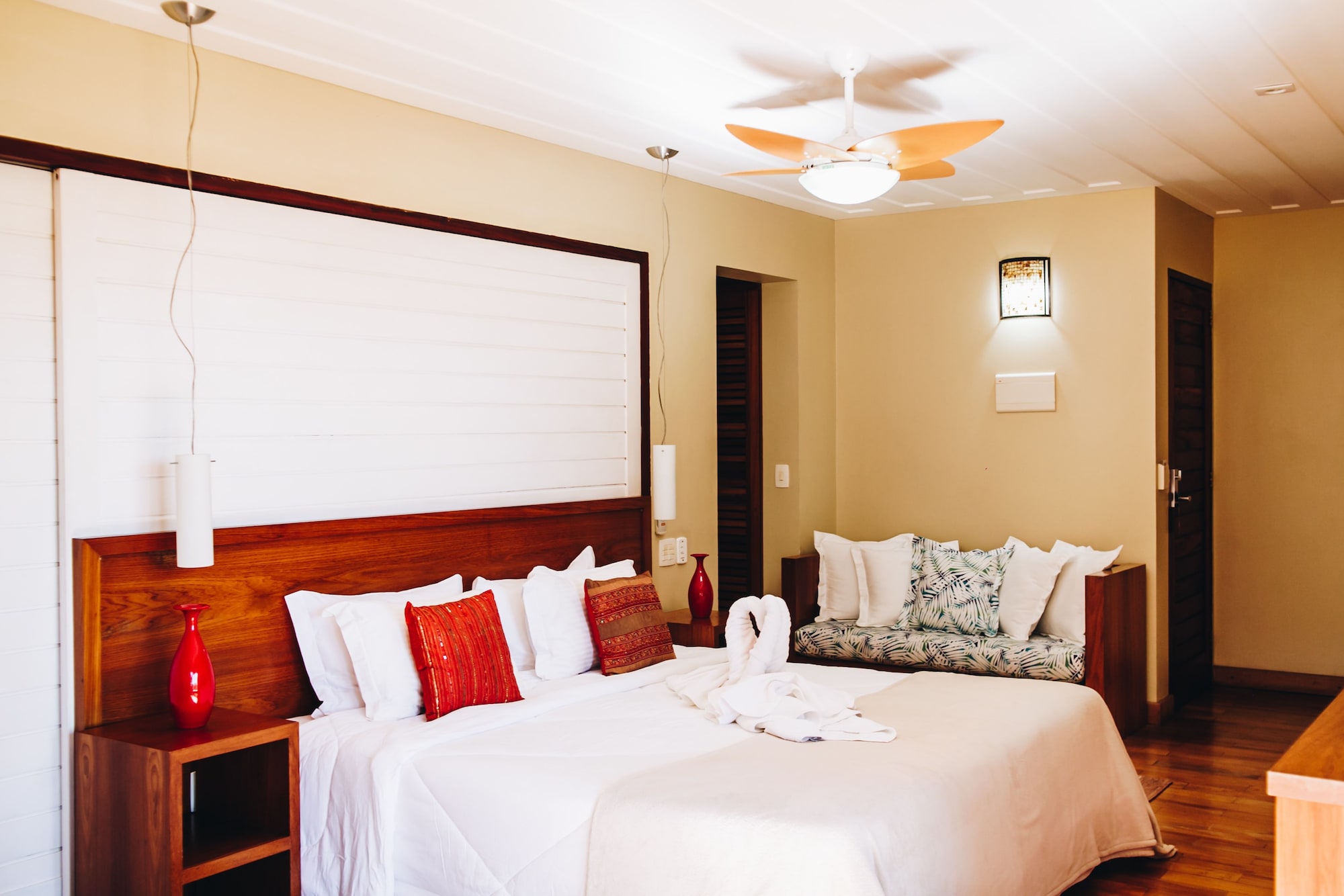 MASTER, SUITE, HOT TUB, ANNEX