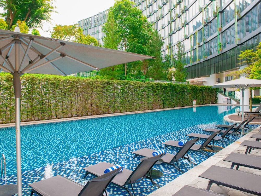 Mercure Singapore On Stevens 47/50