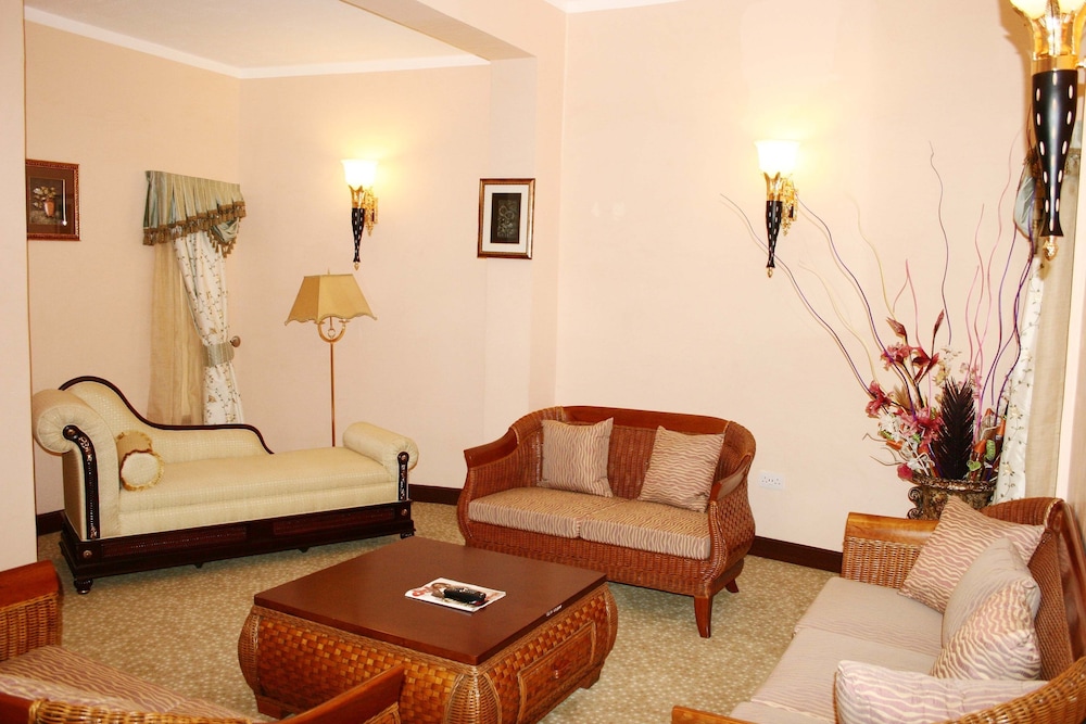 Imperial Royale Hotel 39/66