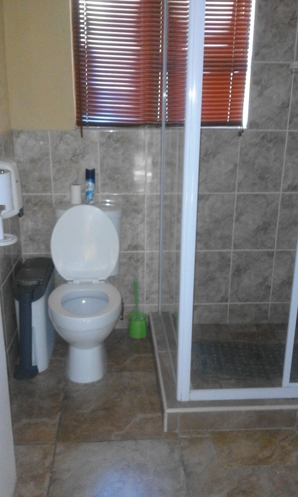 Sgegede Guest House 50/50