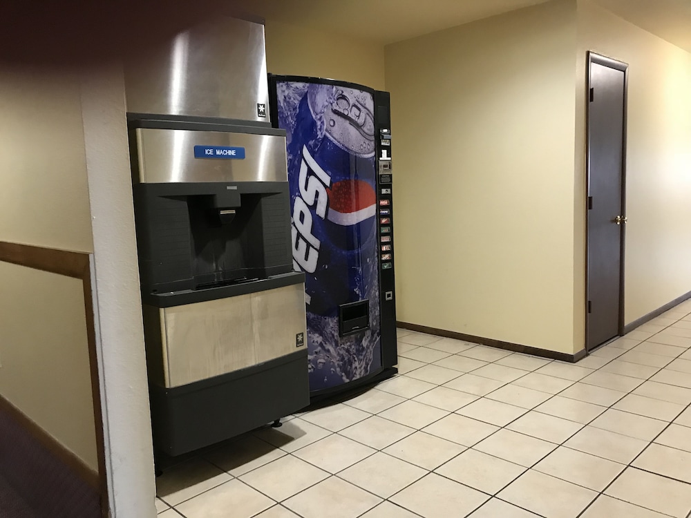 Days Inn & Suites By Wyndham Lordsburg 2/17