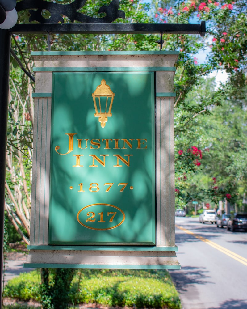 Justine Inn Savannah 2/62