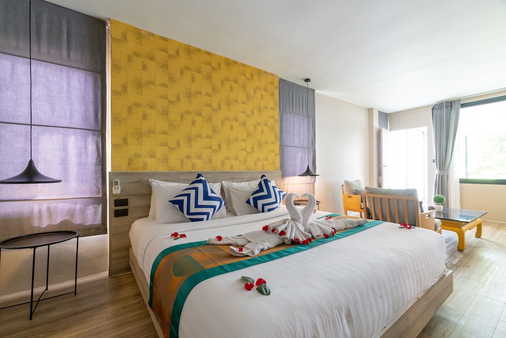 The Lake Chalong Resort 24/65
