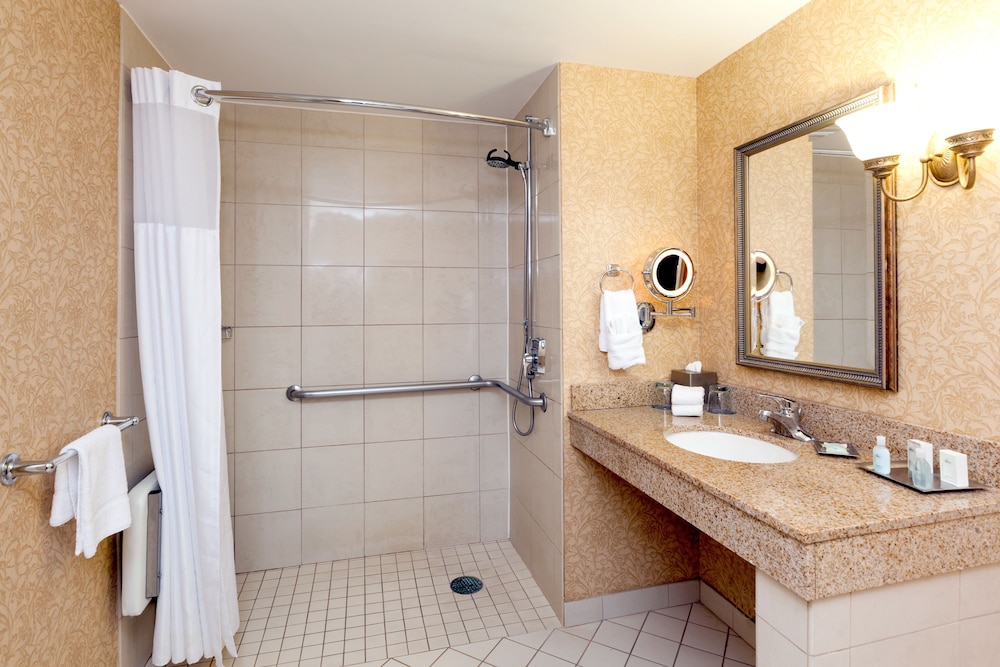 Virginia Crossings Hotel Conference Center 9/41