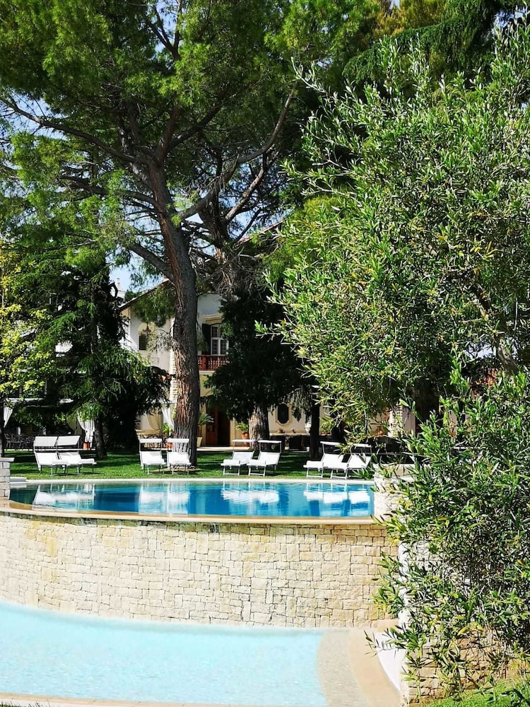 Villa delle Querce Resort 40/50