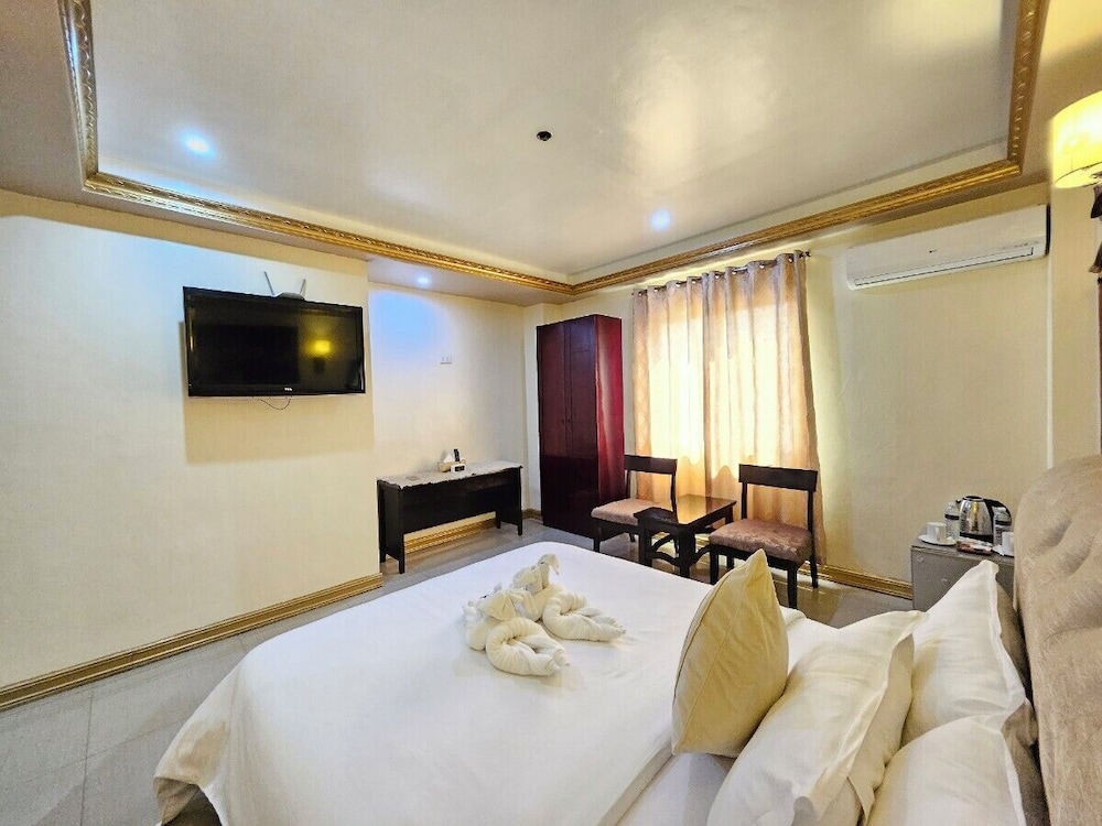 Clark Imperial Hotel 33/89
