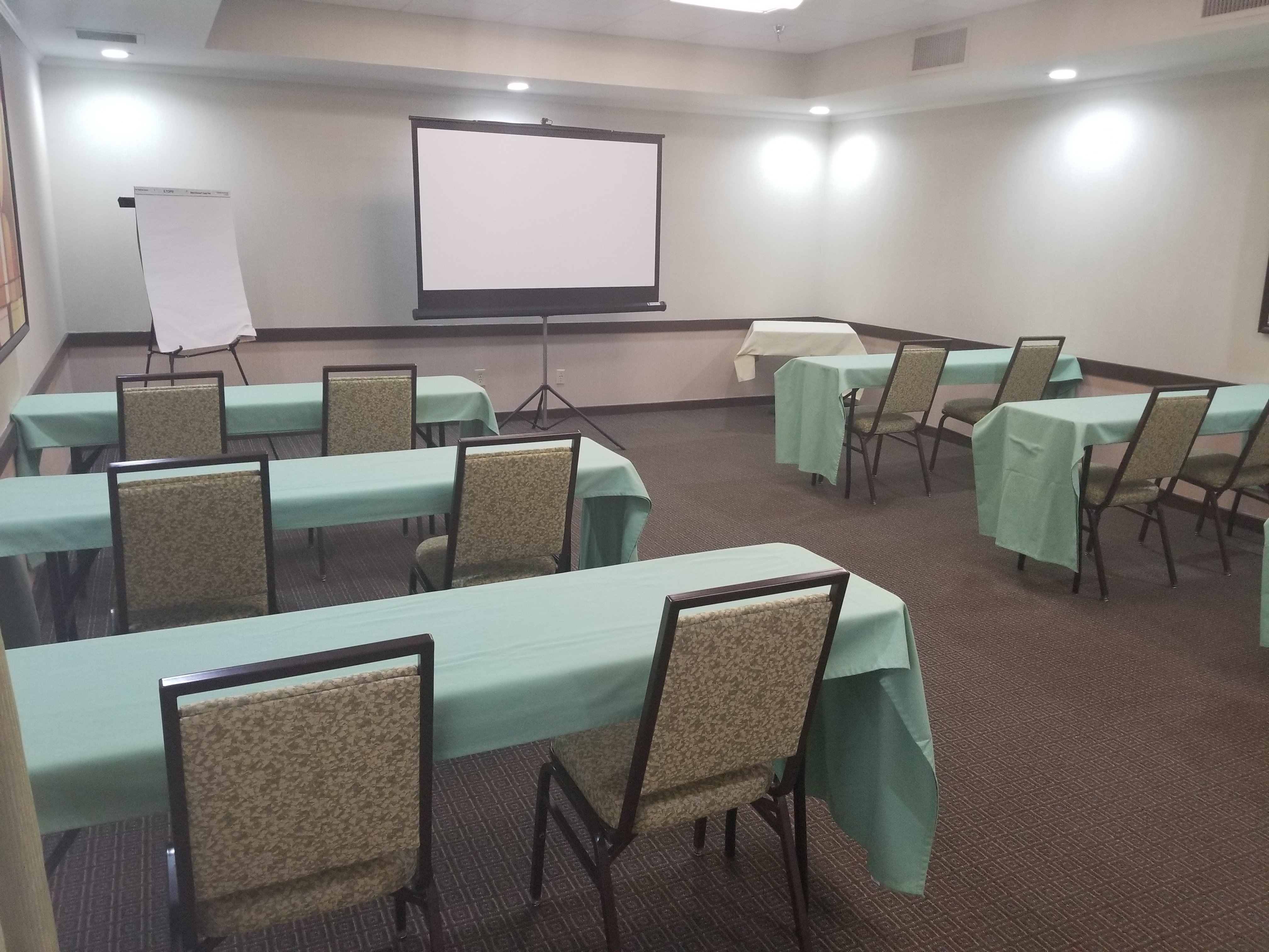 Holiday Inn Express Little Rock-Airport 38/43