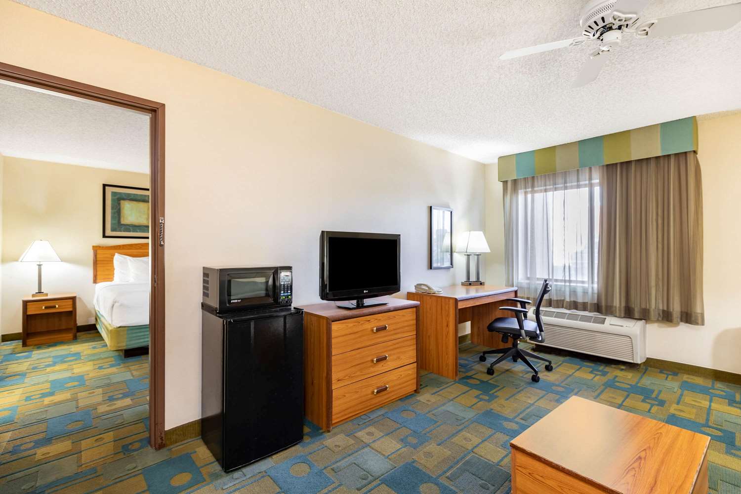 La Quinta Inn & Suites by Wyndham El Paso East 29/37