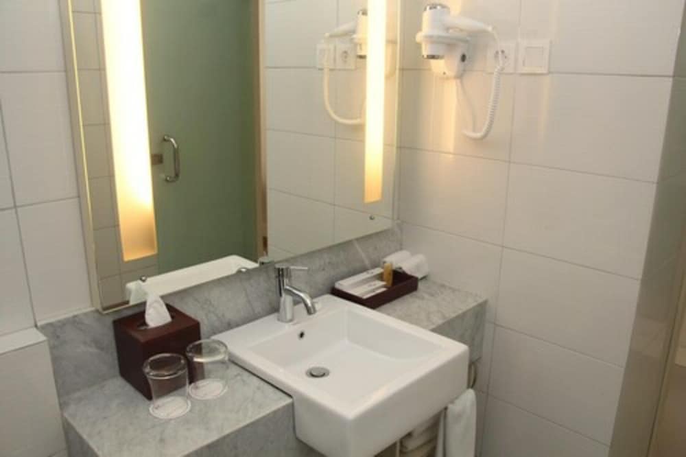 Swiss-Belinn Balikpapan 65/68