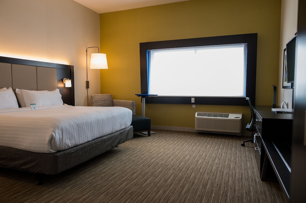 HOLIDAY INN EXPRESS & SUITES MARIETTA 9/35