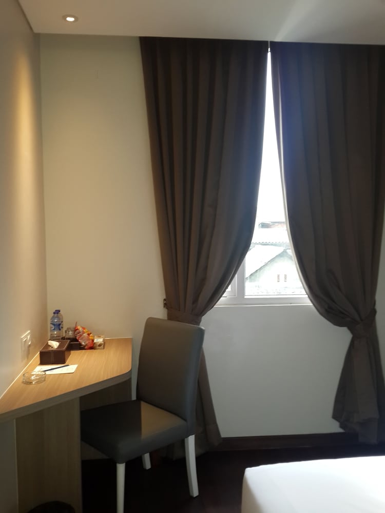 Hotel 88 ITC Fatmawati 25/42