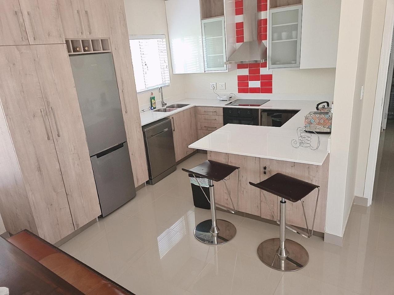 Modern Executive Unit 35/50
