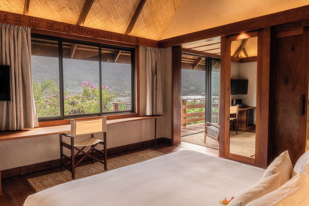 NUKU HIVA KEIKAHANUI PEARL LODGE 19/56