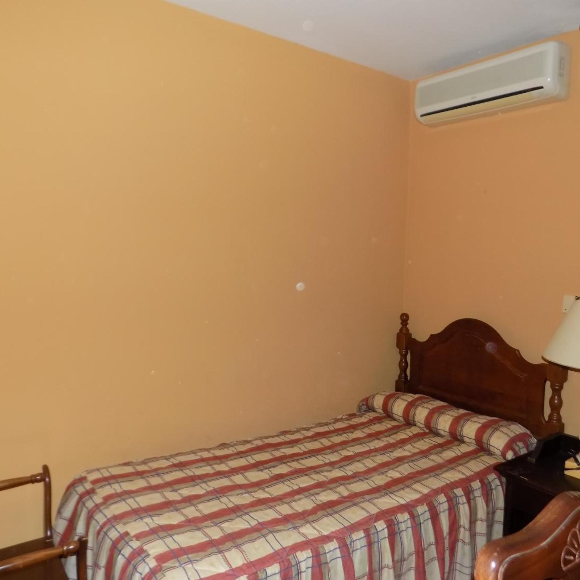 Room, Single