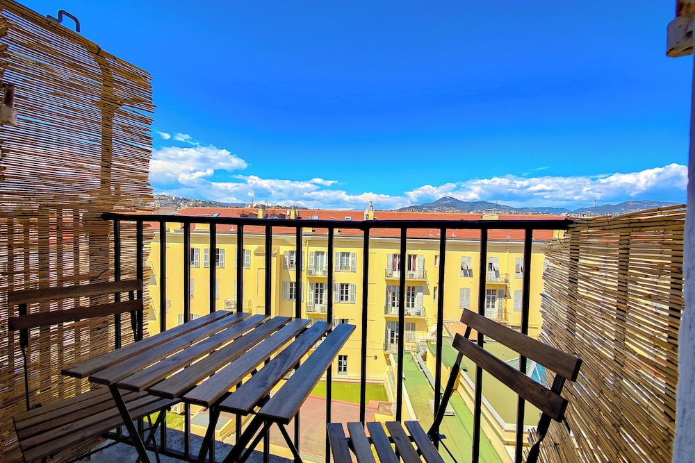 Aparthotel AMMI Nice Massena 48/80