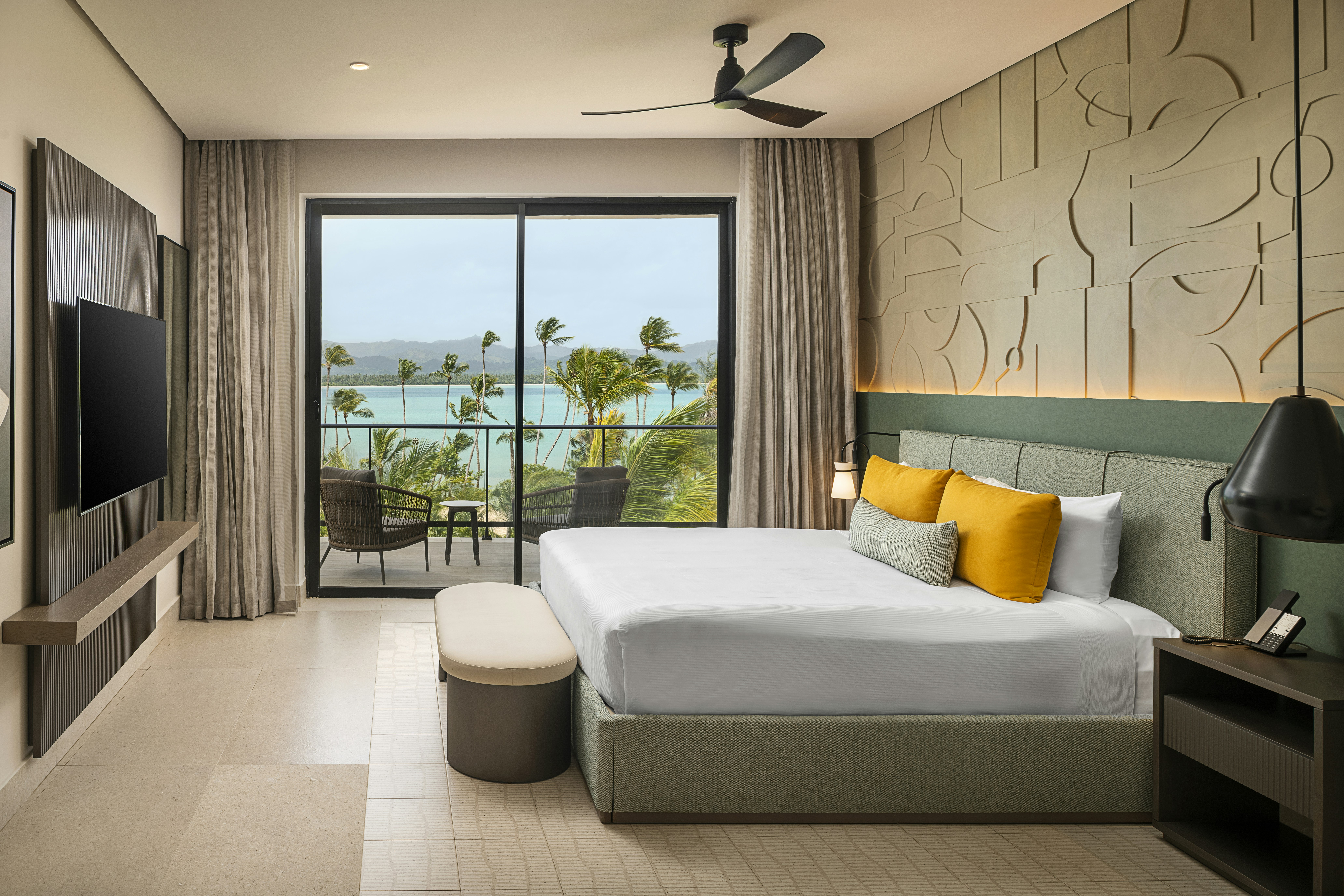 Room, King Bed, Beach View