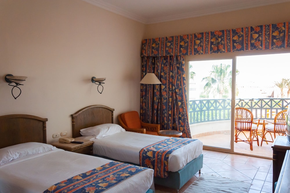Coral Beach Resort Montazah 12/50