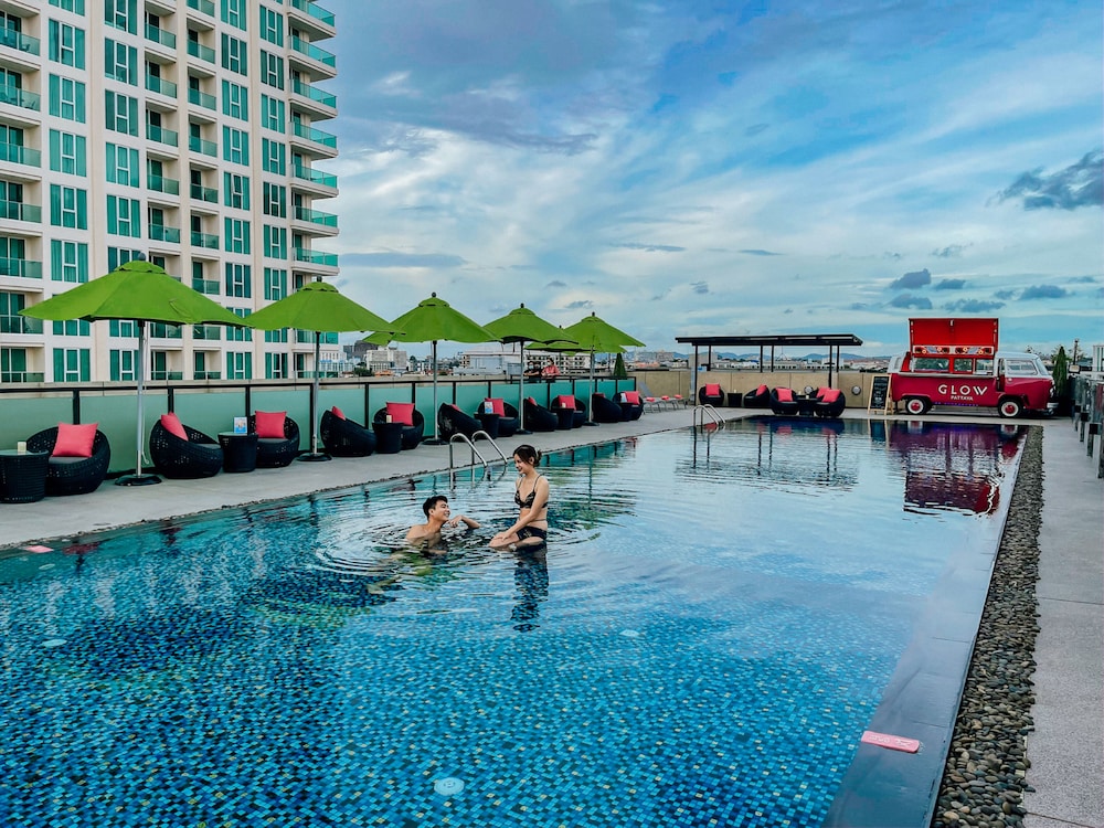 Glow Pattaya 45/50