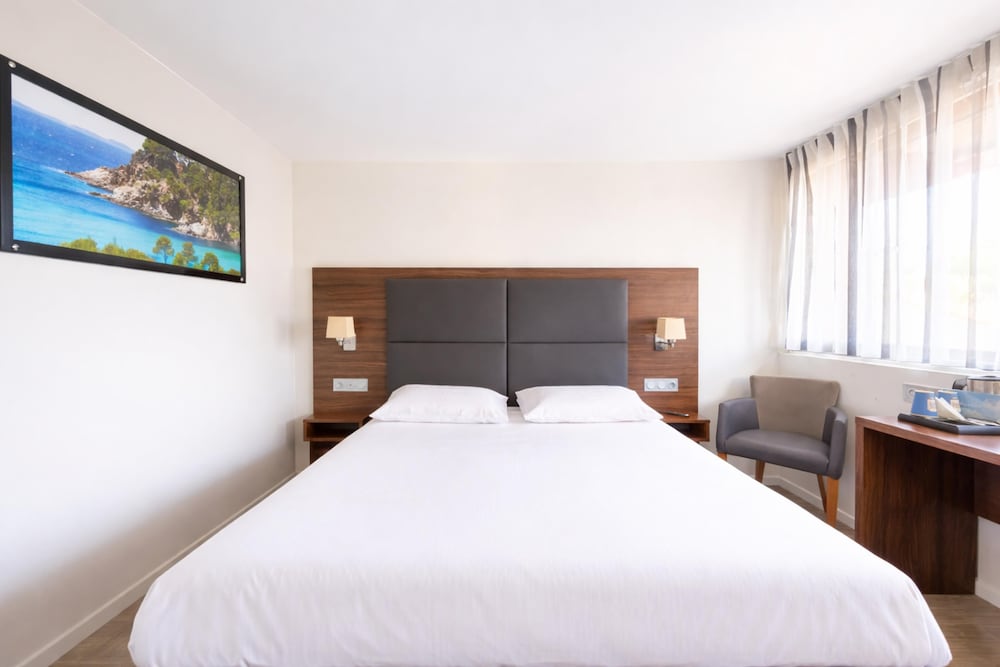 Standard, Double Bed