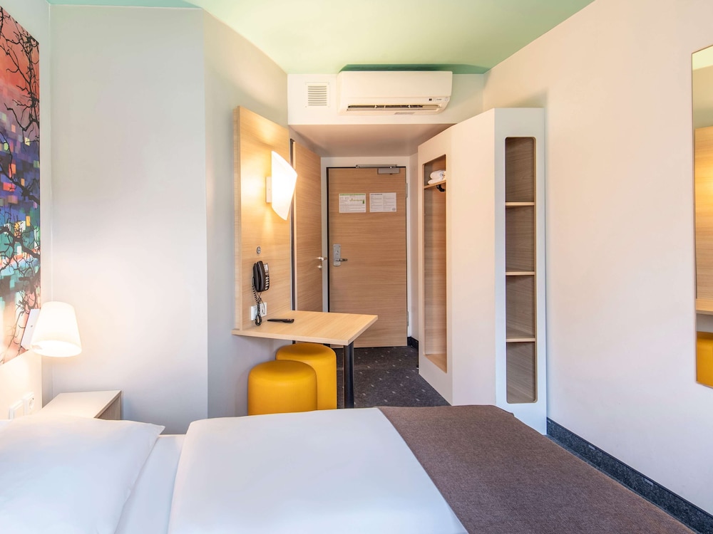 Room, Queen Bed