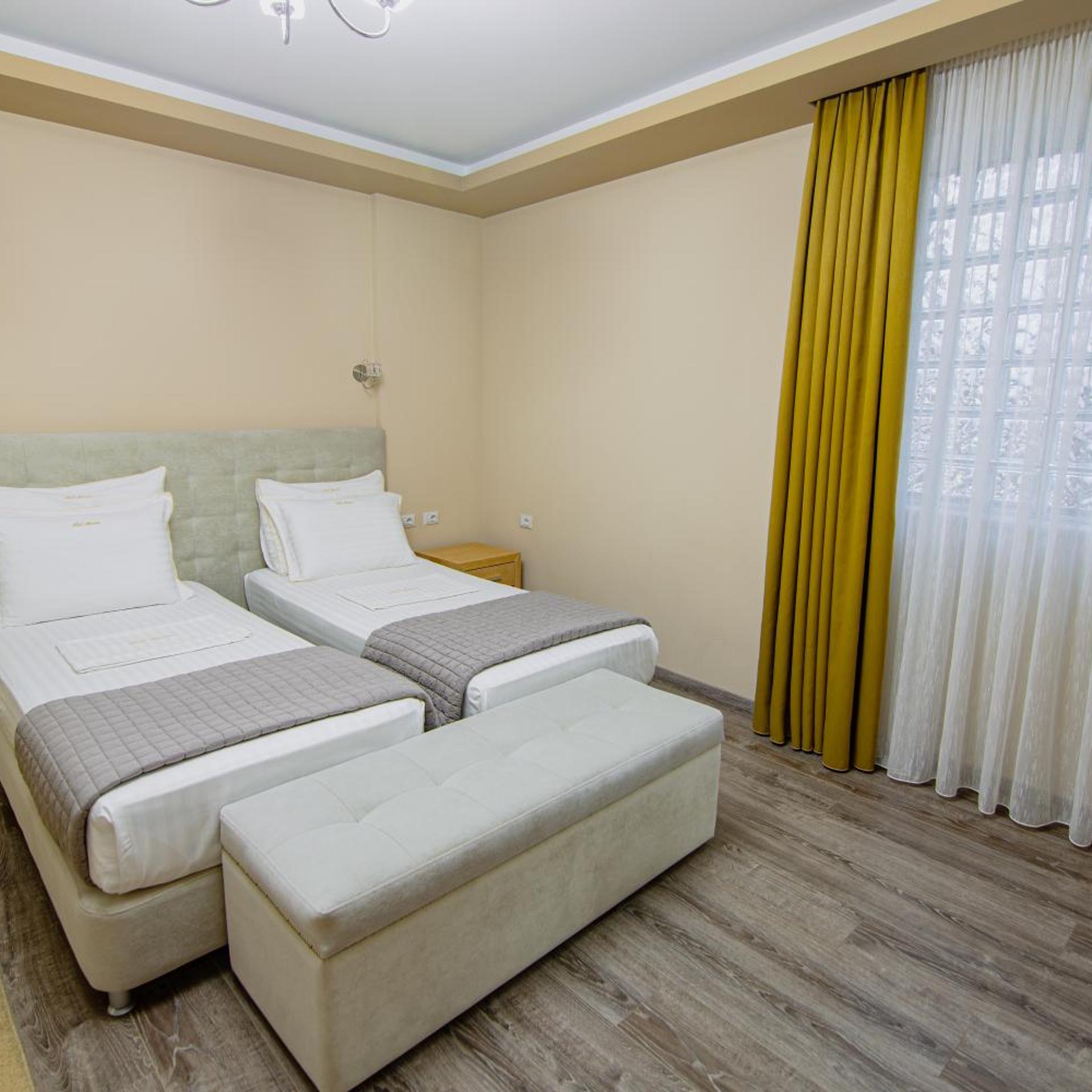 Christi's Hotel Borova 11/60